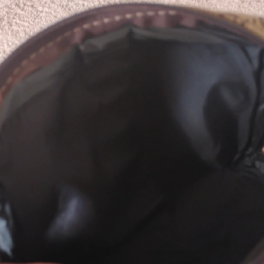 NOT Gucci, ee Monogram Pouch with Green and Red Stripe - Picture 8 of 9